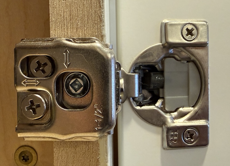 Soft-Close Hinge Soft-Close Overlay Hinge