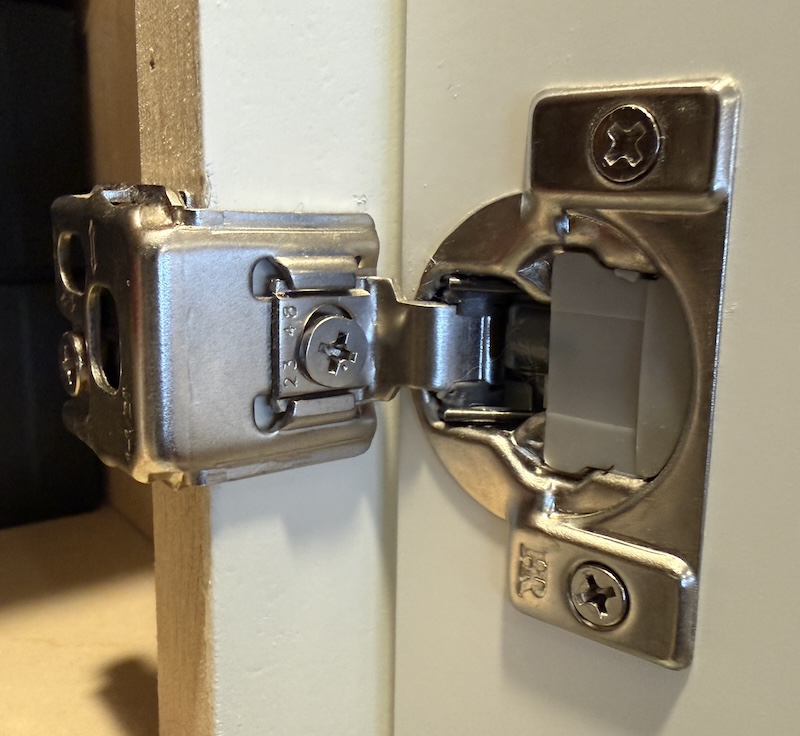 Soft-Close Hinge Soft-Close Overlay Hinge